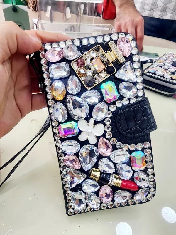 KRİSTAL TAŞ & FİGÜR MODEL TELEFON KOYMA MEKANİZMALI CÜZDAN EL ÇANTASI