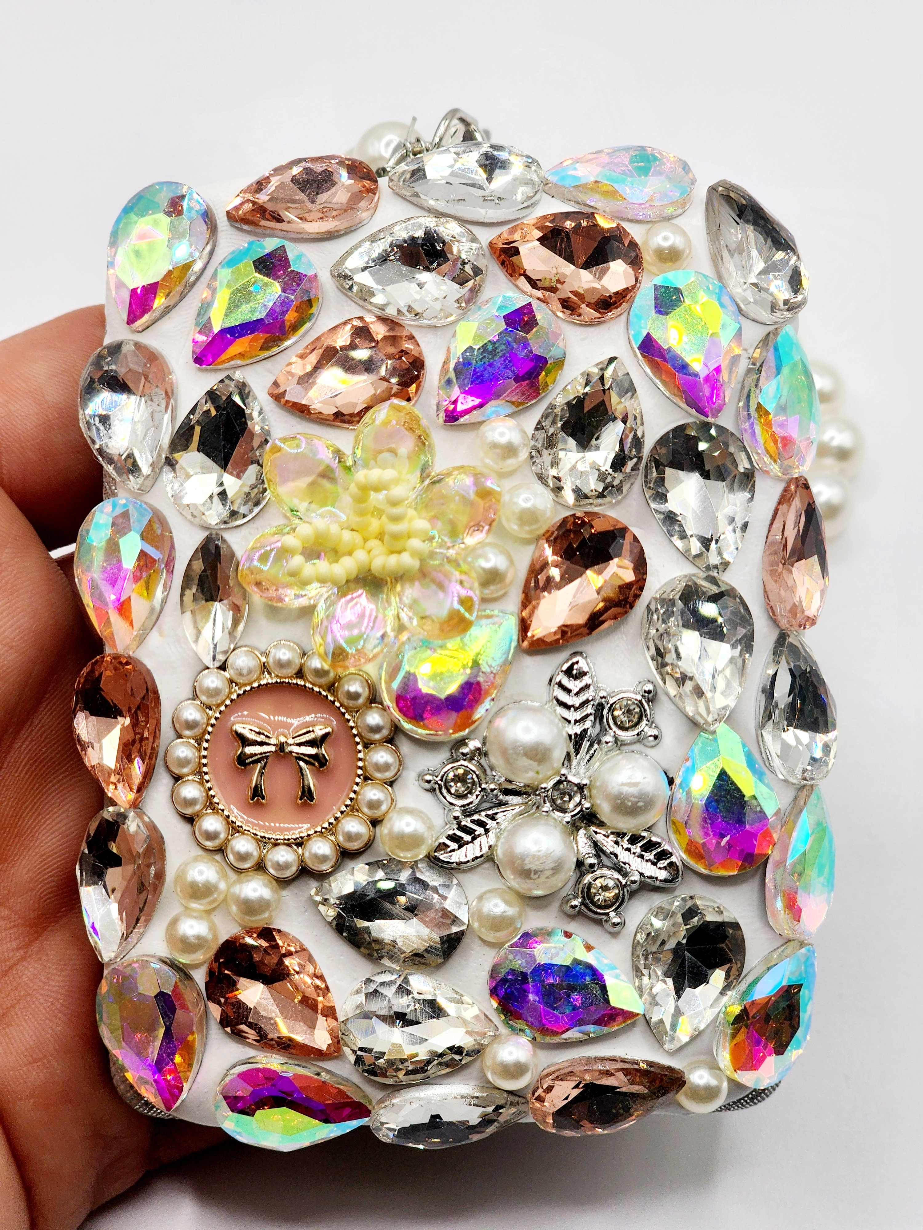 KRİSTAL TAŞ -BONCUK & FİGÜRLÜ ’’ EL AYNASI’’ ÇANTA AKSESUARI