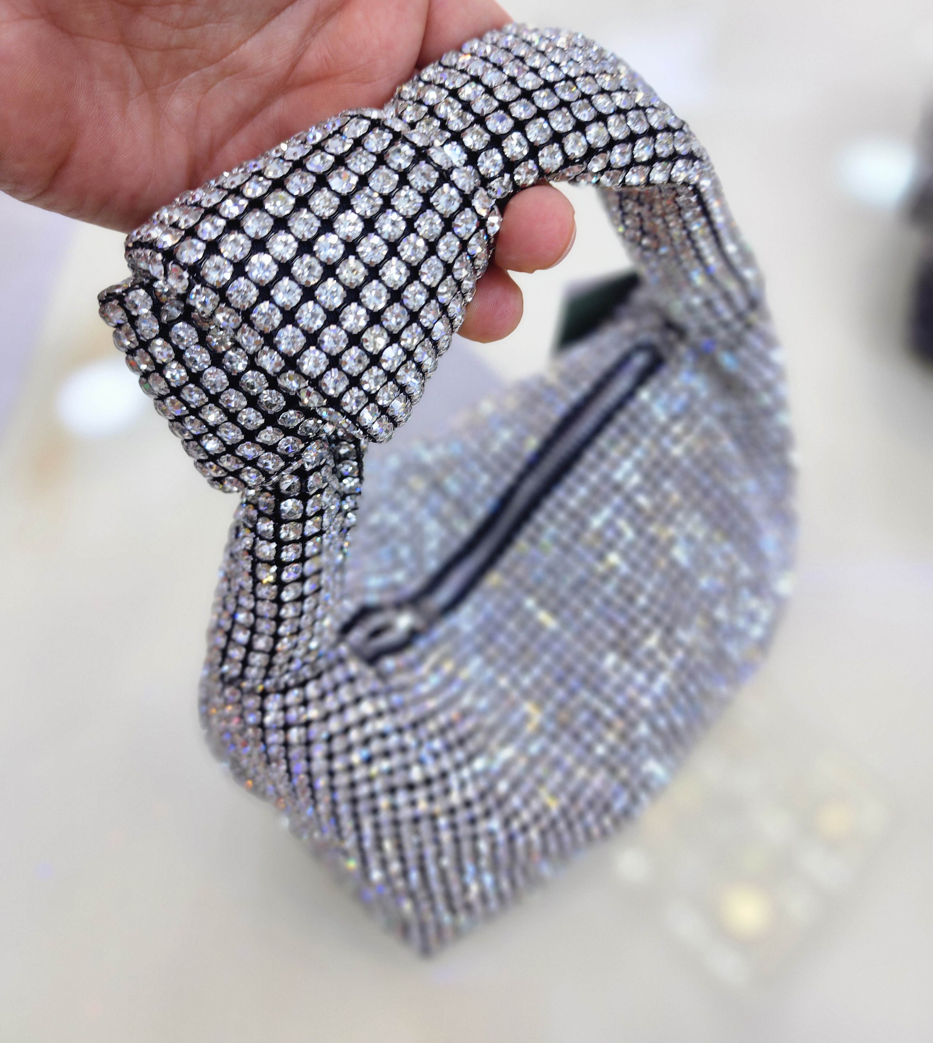 KRİSTAL TAŞLI SALAŞ MODEL ABİYE KADIN EL ÇANTASI