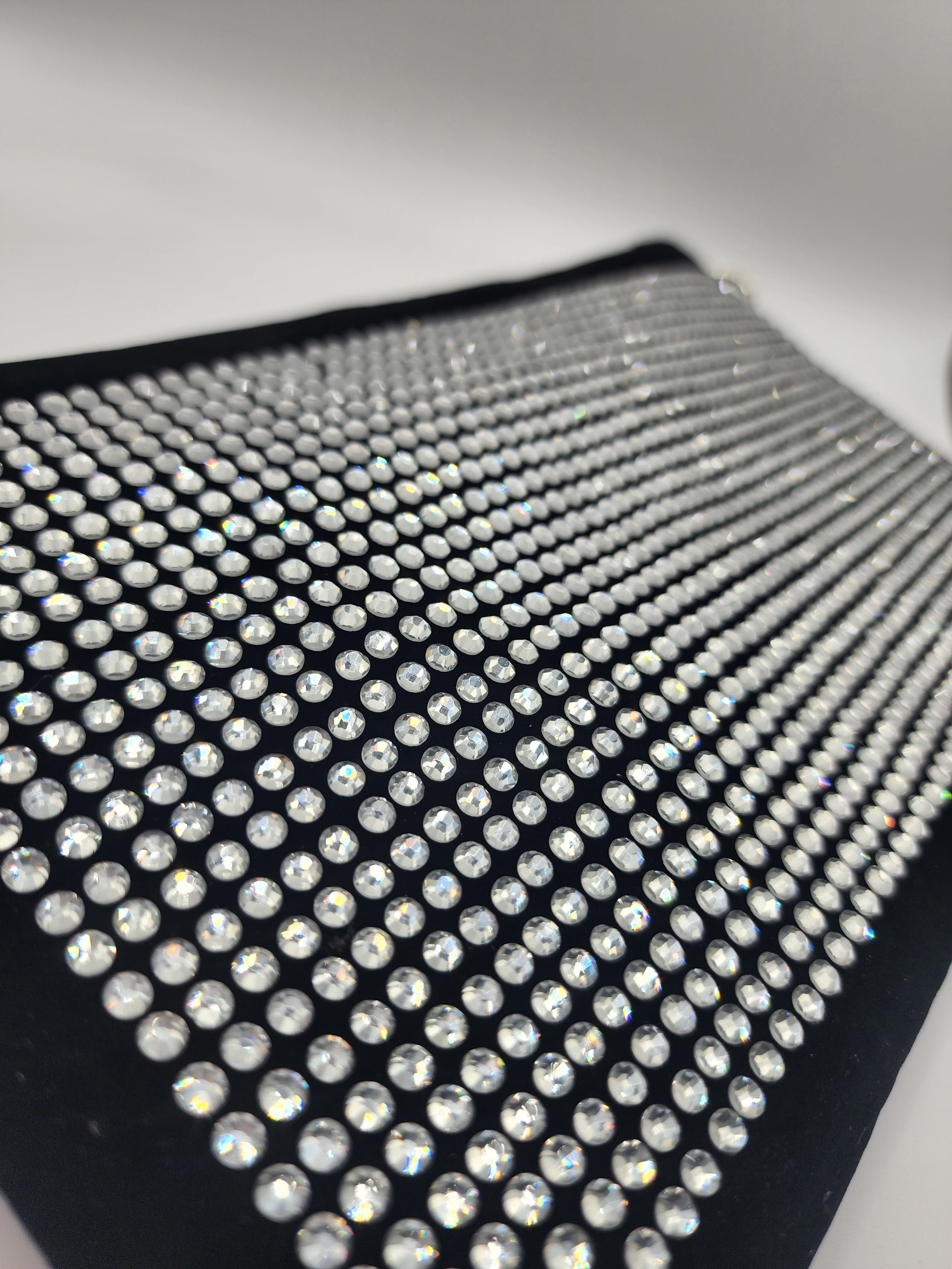 KRİSTAL KAKMA TAŞ KADIN EL-OMUZ ÇANTASI