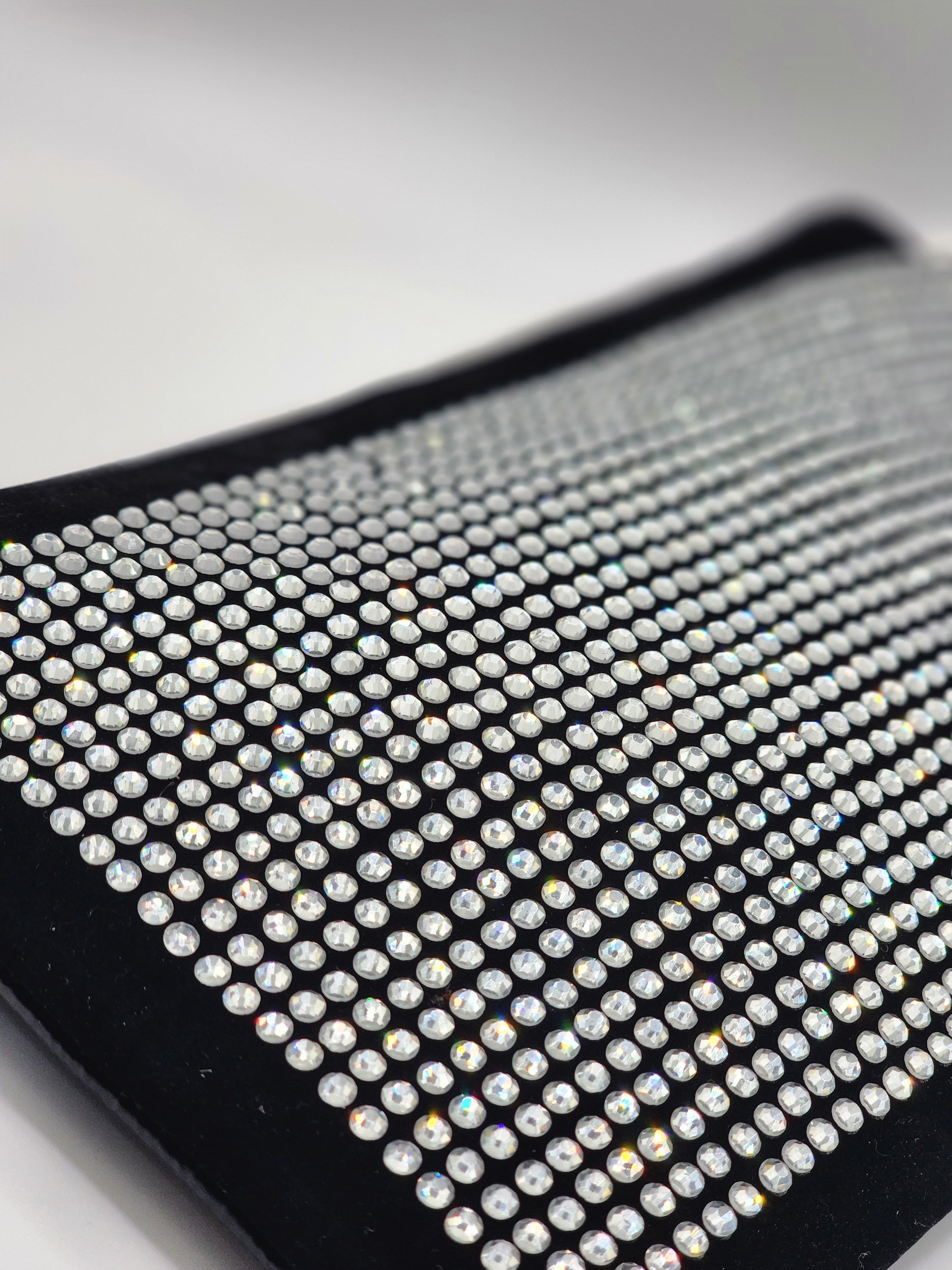 KRİSTAL KAKMA TAŞ KADIN EL-OMUZ ÇANTASI