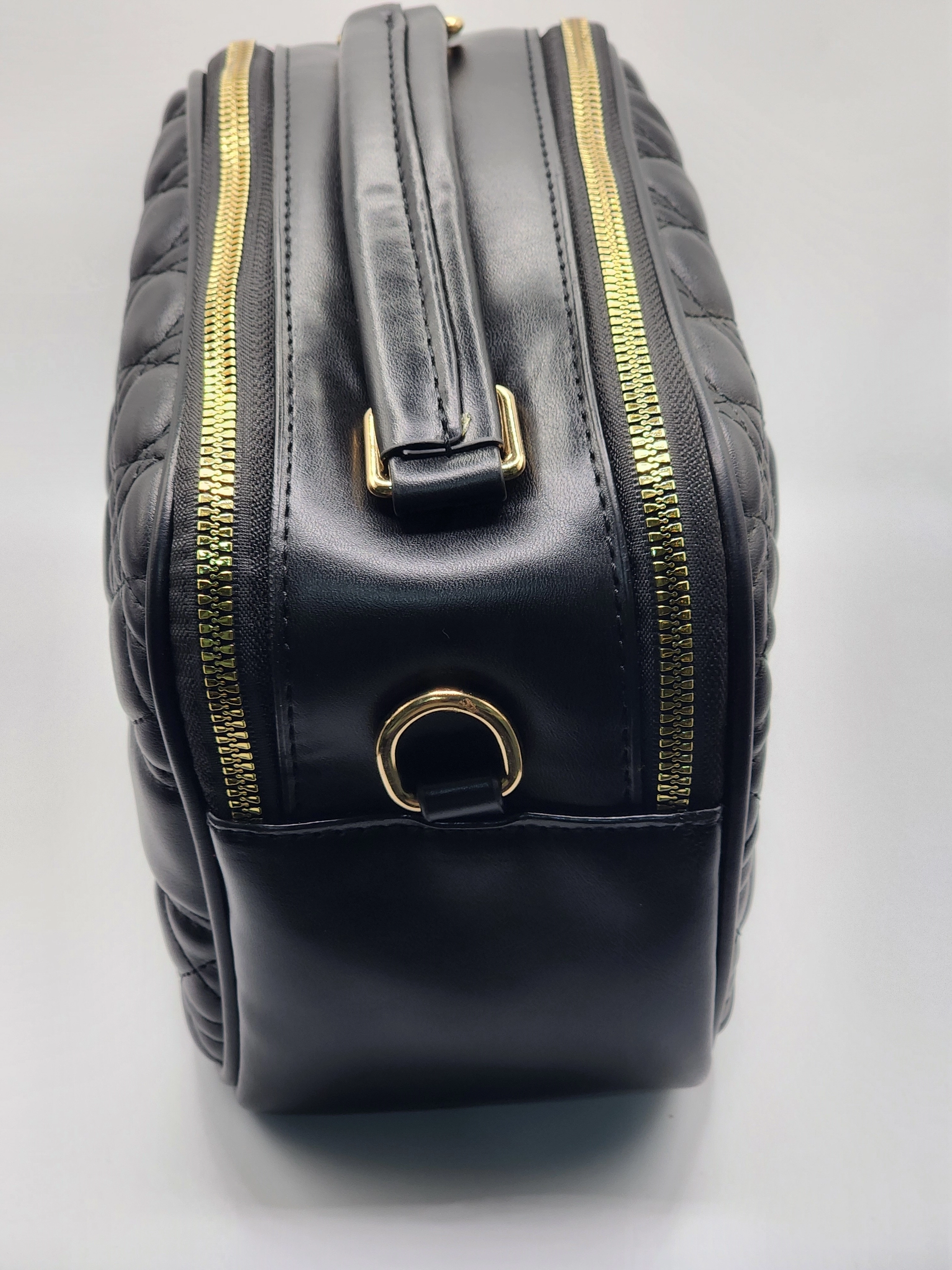 YUMUŞAK SUNİ DERİ ( ÇAPRAZ ) KADIN OMUZ ÇANTASI