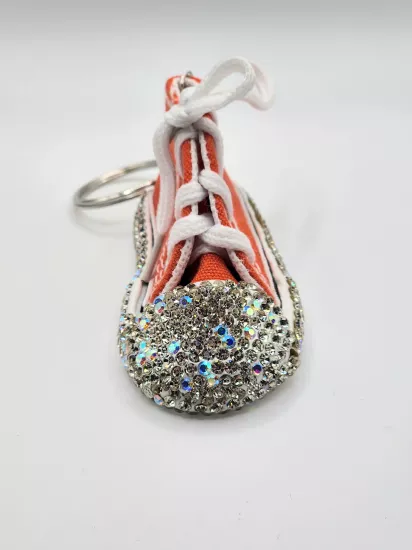 KRİSTAL TAŞ SÜSLEMELİ FİGÜR MODEL ÇANTA AKSESUAR-ANAHTARLIK 