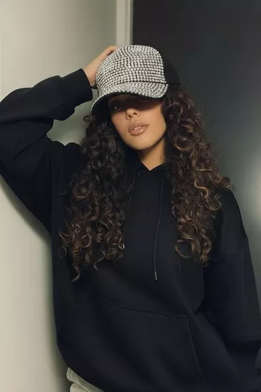 SİYAH-GÜMÜŞ KAKMA TAŞ SÜSLEMELİ AYARLANABİLİR KADIN ŞAPKA 